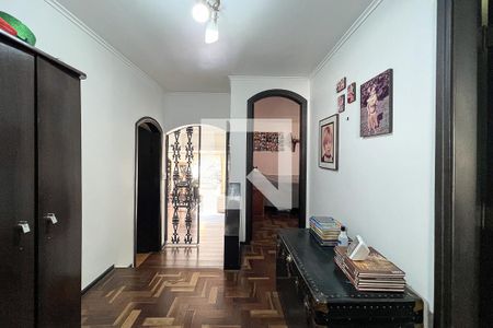 Casa à venda com 230m², 3 quartos e 3 vagasHall