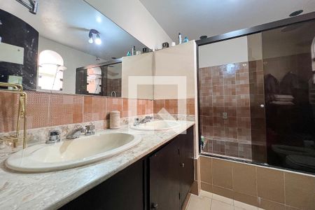 Casa à venda com 230m², 3 quartos e 3 vagasBanheiro do Quarto 3