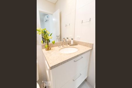 Casa de condomínio para alugar com 96m², 2 quartos e 2 vagasBanheiro