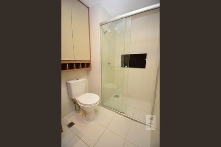 Banheiro de apartamento para alugar com 1 quarto, 46m² em Taguatinga Sul (taguatinga), Brasília