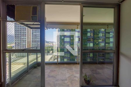 Varanda de apartamento à venda com 1 quarto, 65m² em Barra da Tijuca, Rio de Janeiro