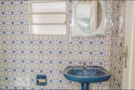 Casa à venda com 180m², 3 quartos e 2 vagasBanheiro de serviço