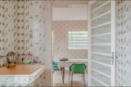 Casa à venda com 180m², 3 quartos e 2 vagasÁrea de serviço