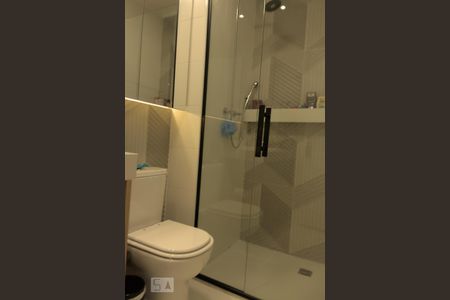 Apartamento à venda com 70m², 2 quartos e 1 vaga Apartamento à venda com 70m², 2 quartos e 1 vagaBanheiro da Suíte