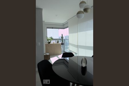 Apartamento à venda com 70m², 2 quartos e 1 vaga Apartamento à venda com 70m², 2 quartos e 1 vagaSacada