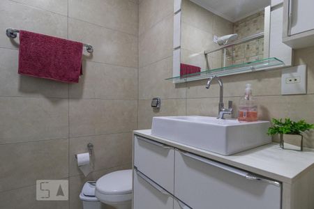 Apartamento à venda com 60m², 2 quartos e sem vaga Apartamento à venda com 60m², 2 quartos e sem vagaBanheiro