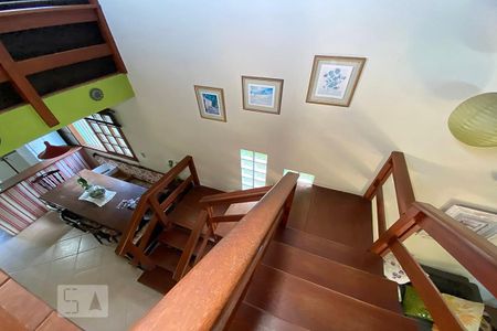 Casa à venda com 106m², 2 quartos e 3 vagasEscada