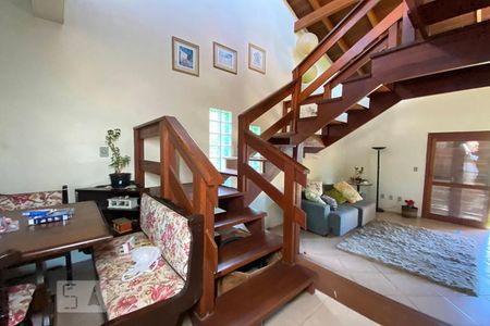 Casa à venda com 106m², 2 quartos e 3 vagasEscada