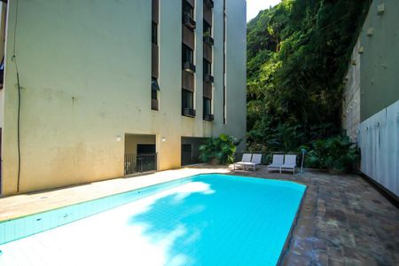 Apartamento à venda com 58m², 2 quartos e sem vagaÁrea comum - Piscina