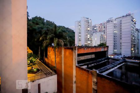 Vista de apartamento à venda com 2 quartos, 58m² em Copacabana, Rio de Janeiro