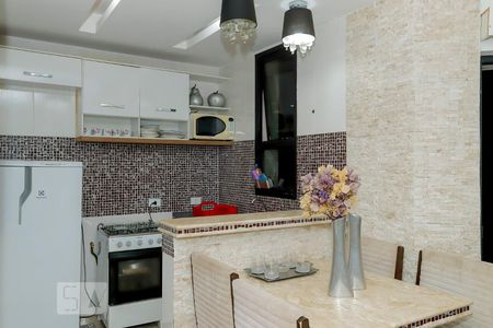 Cozinha de apartamento à venda com 2 quartos, 58m² em Copacabana, Rio de Janeiro