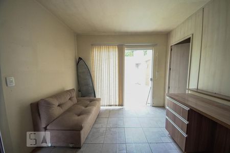 Casa à venda com 192m², 3 quartos e 2 vagasEscritório