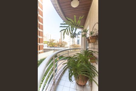 Apartamento à venda com 138m², 3 quartos e 6 vagasVaranda suíte 3