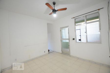 Sala de casa para alugar com 2 quartos, 110m² em Braz de Pina, Rio de Janeiro