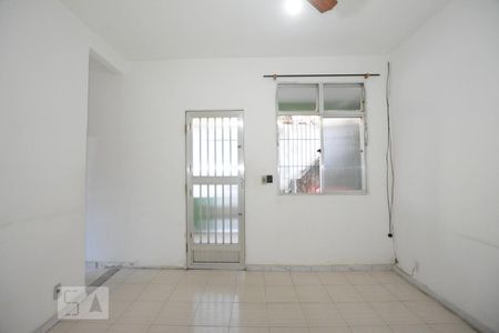 Sala de casa para alugar com 2 quartos, 110m² em Braz de Pina, Rio de Janeiro