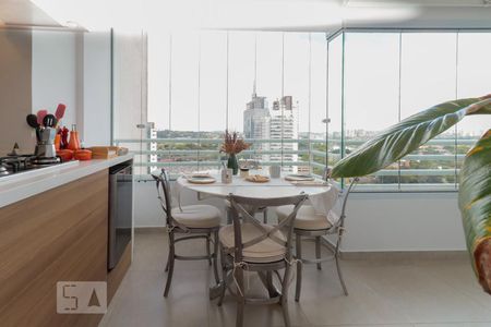 Cozinha de apartamento para alugar com 2 quartos, 70m² em Pinheiros, São Paulo