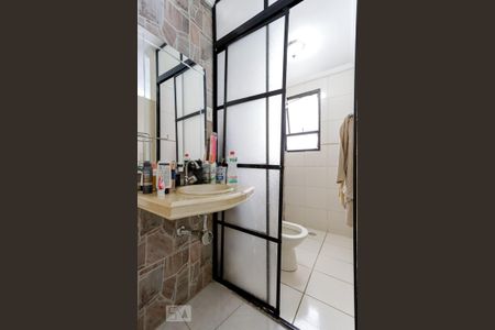 Casa à venda com 236m², 4 quartos e 4 vagasBanheiro da Suíte 2