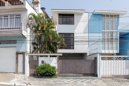 Casa à venda com 236m², 4 quartos e 4 vagasFachada