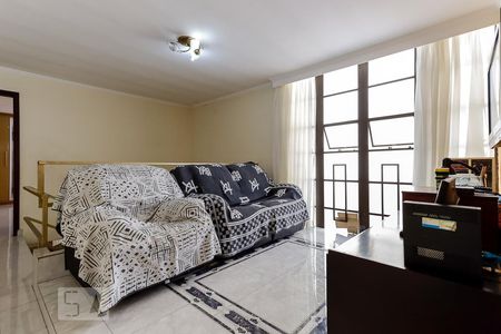 Casa à venda com 236m², 4 quartos e 4 vagasSala de TV