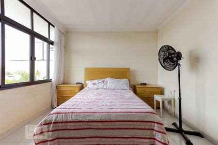 Casa à venda com 236m², 4 quartos e 4 vagasSuíte 1