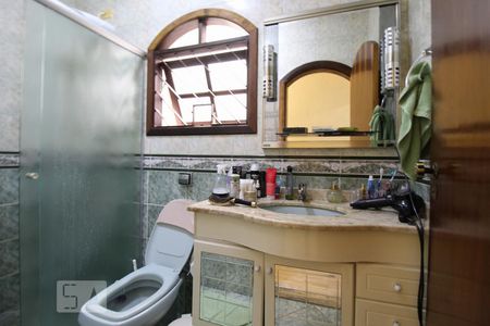 Casa para alugar com 206m², 4 quartos e 5 vagasBanheiro social