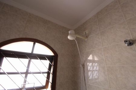 Casa para alugar com 206m², 4 quartos e 5 vagasBanheiro suíte 1