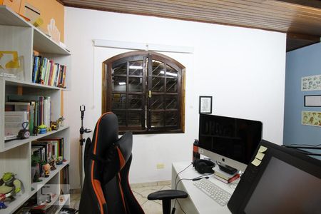 Casa para alugar com 206m², 4 quartos e 5 vagasEscritório 1