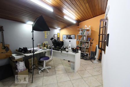 Casa para alugar com 206m², 4 quartos e 5 vagasEscritório 1