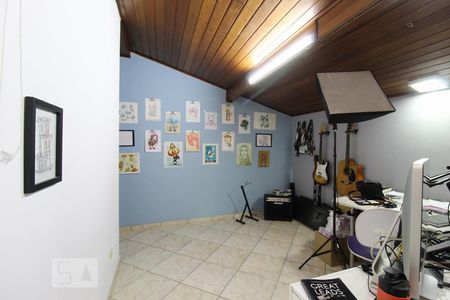 Casa para alugar com 206m², 4 quartos e 5 vagasEscritório 1
