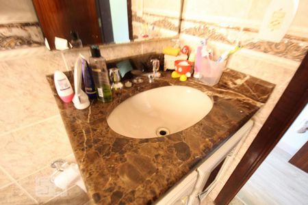 Casa para alugar com 206m², 4 quartos e 5 vagasBanheiro suíte 1