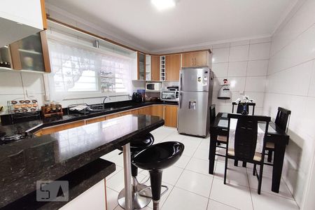 Casa à venda com 200m², 3 quartos e 2 vagasCozinha
