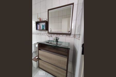 Casa à venda com 200m², 3 quartos e 2 vagasBanheiro da Suíte