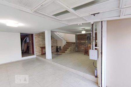 Casa à venda com 200m², 3 quartos e 2 vagasGaragem e Espaço Gourmet