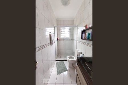 Casa à venda com 200m², 3 quartos e 2 vagasBanheiro da Suíte