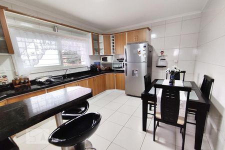 Casa à venda com 200m², 3 quartos e 2 vagasCozinha