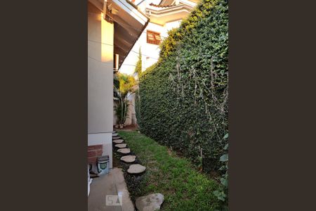 Casa à venda com 200m², 3 quartos e 2 vagasPátio