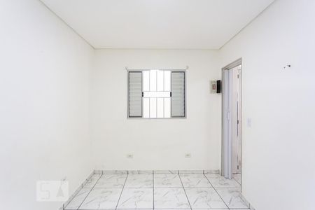 Quarto de casa para alugar com 1 quarto, 30m² em Bandeiras, Osasco
