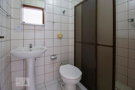 Banheiro do quarto 02 de apartamento para alugar com 2 quartos, 70m² em Centro, Florianópolis
