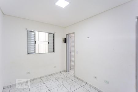 Quarto de casa para alugar com 1 quarto, 35m² em Bandeiras, Osasco