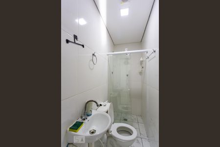 Banheiro de casa para alugar com 1 quarto, 35m² em Bandeiras, Osasco