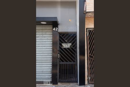Fachada de casa para alugar com 1 quarto, 35m² em Bandeiras, Osasco
