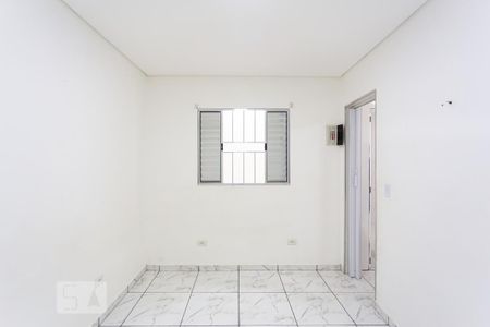 Quarto de casa para alugar com 1 quarto, 35m² em Bandeiras, Osasco