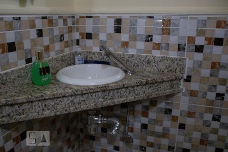 Casa de condomínio à venda com 50m², 2 quartos e 1 vaga Casa de condomínio à venda com 50m², 2 quartos e 1 vagaBanheiro