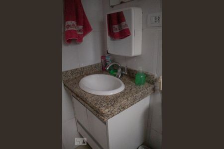 Casa de condomínio à venda com 50m², 2 quartos e 1 vaga Casa de condomínio à venda com 50m², 2 quartos e 1 vagaBanheiro Quarto 2