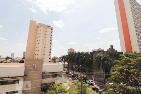 Vista da suíte de apartamento para alugar com 3 quartos, 89m² em Setor Central, Goiânia