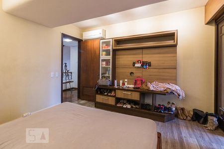 Casa à venda com 252m², 3 quartos e 2 vagas Casa à venda com 252m², 3 quartos e 2 vagasQuarto 1 - Suíte