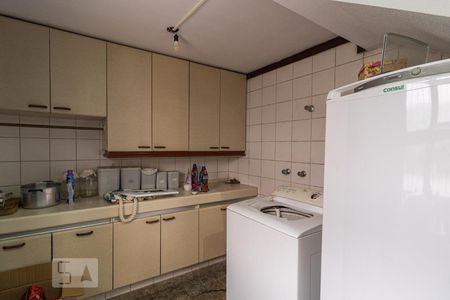 Casa à venda com 252m², 3 quartos e 2 vagas Casa à venda com 252m², 3 quartos e 2 vagasLavanderia