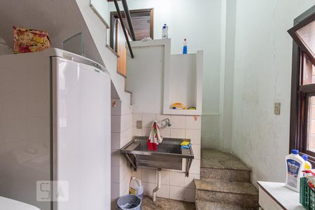 Casa à venda com 252m², 3 quartos e 2 vagas Casa à venda com 252m², 3 quartos e 2 vagasLavanderia