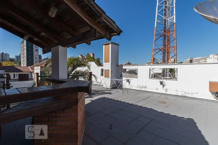 Casa à venda com 252m², 3 quartos e 2 vagas Casa à venda com 252m², 3 quartos e 2 vagasTerraço