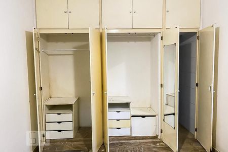 Suíte de casa à venda com 3 quartos, 480m² em Planalto, Belo Horizonte